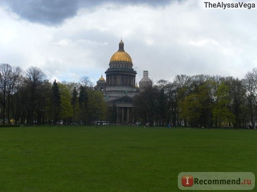 Вид на Исаакиевский собор