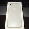 Мобильный телефон Apple iPhone 7 фото