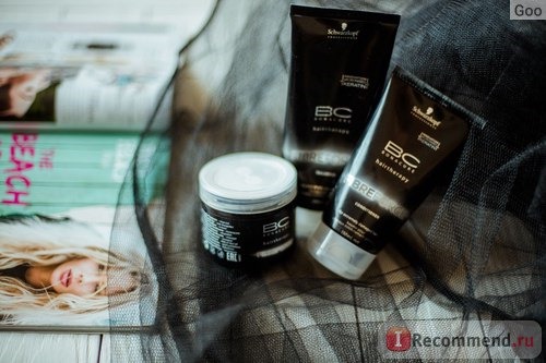 Усиливающий шампунь Bonacure Fibre Force.