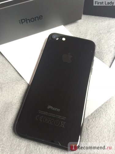 Мобильный телефон Apple iPhone 7 фото