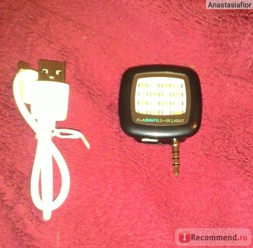 Вспышка и USB-кабель 