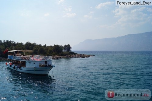 Купание в бухтах во время экскурсии на остров Клеопатры