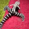 Buyincoins Штатив в виде тринога Gorillapod Type Flexible Leg Mini Tripod for Digital Camera фото