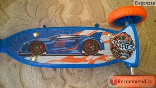 Самокат Hot Wheels лицензионный трехколесный скутер Т57645 фото